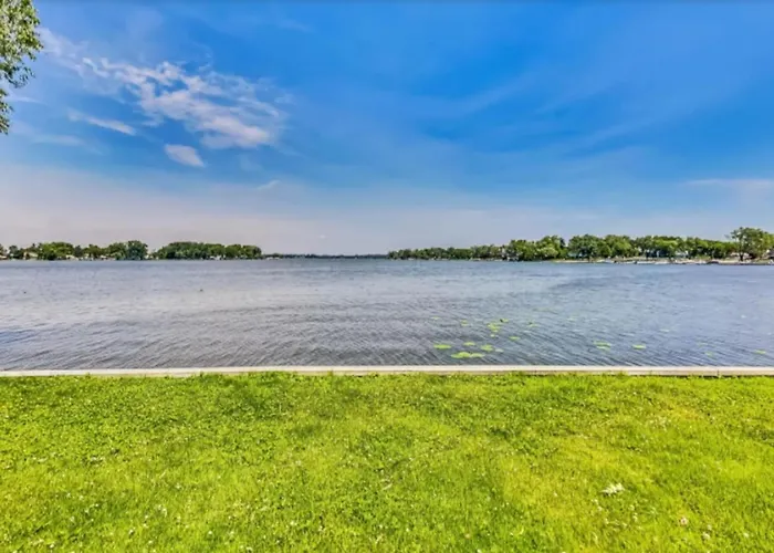 Month To Month And Seasonal Luxury Lakefront 5 Bed 5 5 Bath Estate * Ingleside