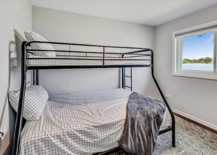 Holiday home Month To Month And Seasonal Luxury Lakefront 5 Bed 5 5 Bath Estate Ingleside
