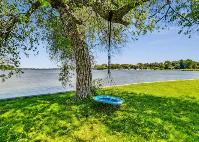 Month To Month And Seasonal Luxury Lakefront 5 Bed 5 5 Bath Estate Holiday home Ingleside